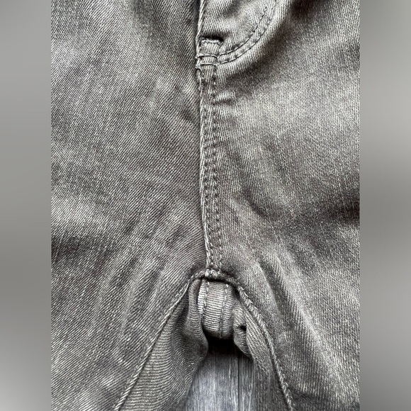 Wash lab cotton poly stretch skinny jeans in a rustic olive color. Size 25 - Picture 10 of 11